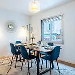 3-Br Apartment Steps From Palais Des Festivals