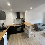 Modern And Pleasant Apartment In The Heart Of The City