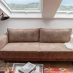 Appartement Sous Les Toits 5 Min Du Palais A Pied