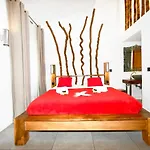Design Yourhosthelper