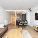 Beautiful Renovated Apartment - 1Br4P - 300M From The Beach