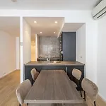 Beautiful Renovated Apartment - 1Br4P - 300M From The Beach