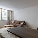 Beautiful Renovated Apartment - 1Br4P - 300M From The Beach