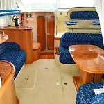 Yacht Sealine
