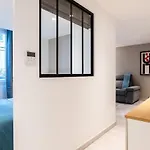 1-Br Apartment Close To The Beaches