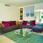 Beautiful And Spacious Apartment With A Lovely Garden