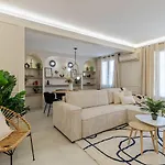 Beautiful Haussmannian Apartment - South Balcony
