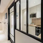 Beautiful Haussmannian Apartment - South Balcony