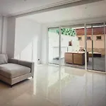 Appartement Avec Terrasse Centre-Ville Croisette