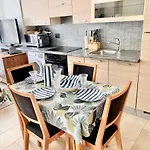 Appartement Cannes Centre Ville Pour Congres Ou Vacances A 5 Min De La Croisette, Plage