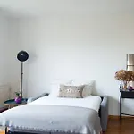 Cozy 1 Bedroom Flat,Free Parking, Close To Center