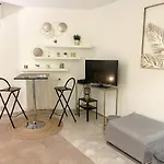Studio Charmant Au Coeur De Cannes Avec Balcon Et Parking