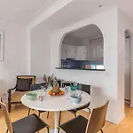 Charmant Appartement A 300 Metres Des Plages De La Croisette
