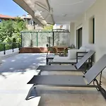 Stunning 3-Br Apartment With Large Terrace And Pool