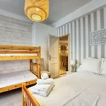 New 2-Bed Central Cannes Apt