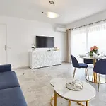Cannes Centre-Palais-200M Des Plages