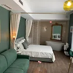Villa Les Fougeres Suite Festival Jardin Garage