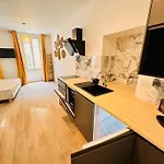 Les Appartements De Nana 4 - Studio Hypercentre, Rue Meynadier, Palais & Plage, Clim, Wifi