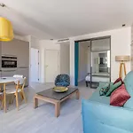 Magnificent Flat - 66M2 Rue Meynadier - 2Br6P