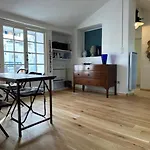 Chez Nella