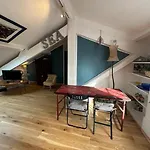 Chez Nella