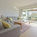 2-Br Apartment With Pool & Garage - 10 Min Walk To Center