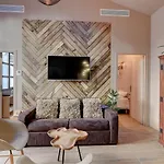 Loft Design, Forville, Centre De Cannes