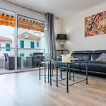 2-Room Apartment With Terrace Close To The Center