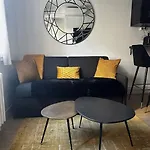 Joli F2, 7 Min De La Gare