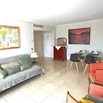 Fully Equipped Apartment With Large Terrace Lounge Area