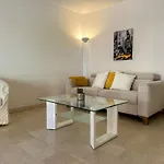 Studio Avec Terrasse, A 500 M Du Palais