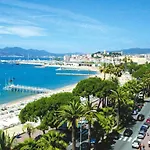Pieds Dans L\'Eau