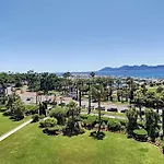 Superb 2 Bedroom Apartment With Sea View On The Croisette