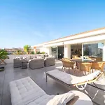 Cannes Luxury Rental - Pretty 3 Bedroom Apartment To Rent With 50M Terrace