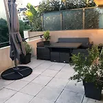 Toit Terrasse Dans Residence Avec Piscine