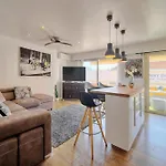 Le Verdi - 1 Bedroom With Ac And Parking In City Center