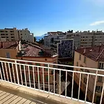 Studio Renove Au Suquet A Cannes