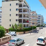 2-Br Apartment 2 Minutes From The Beach Parking
