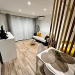 Cosy Center - Rue D\'Antibes - 200M Plage- Clim - Wifi - Unique