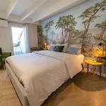 Renovated Bijou Gem In Heart Of Cannes