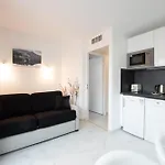 Stylish 2 Rooms In The Heart Of Cannes