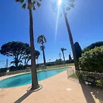 Le Bluebay - Luxurious 2 Bedrooms Seaview Swimming Pool Carpark