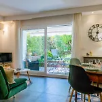 1-Br Garden-Level Inside Upscale District