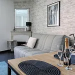 Les Suisses Apartment Zentral In Der Schoenen Altstadt Von Le Suquet 5 Min Zum Strand Wlan