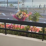 Aux Terrasses De La Mer