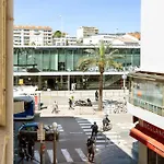 Elegant 2 Rooms In The Heart Of Cannes
