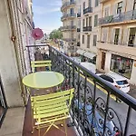 Studio With View On Marche Forville For 2 128