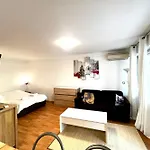 Studio Vidal In The City Center Of Cannes With Ac
