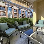 Modern 3 Bedroom Flat With Balcony