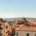 A015 - Beautiful Apartment With Sea View In Cannes